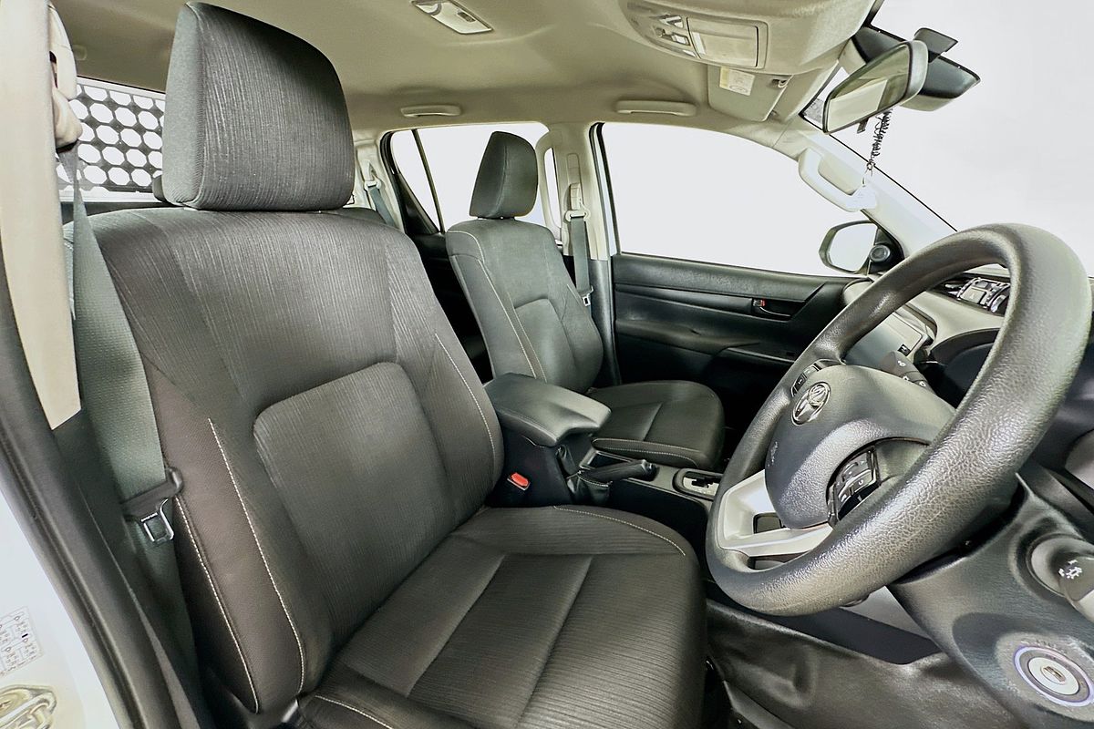 2024 Toyota HILUX SR (4x4) GUN126R 4X4