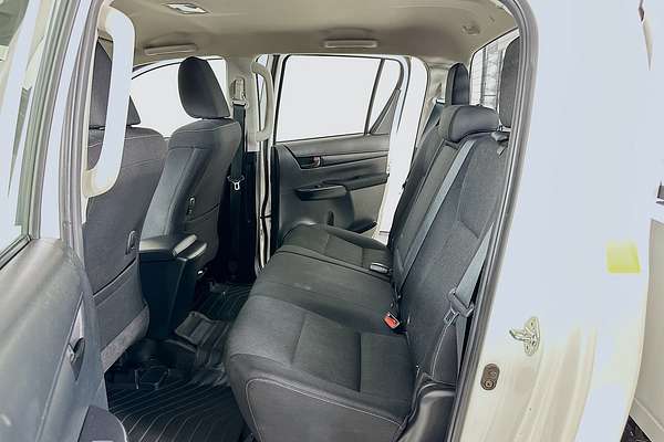 2024 Toyota HILUX SR (4x4) GUN126R 4X4