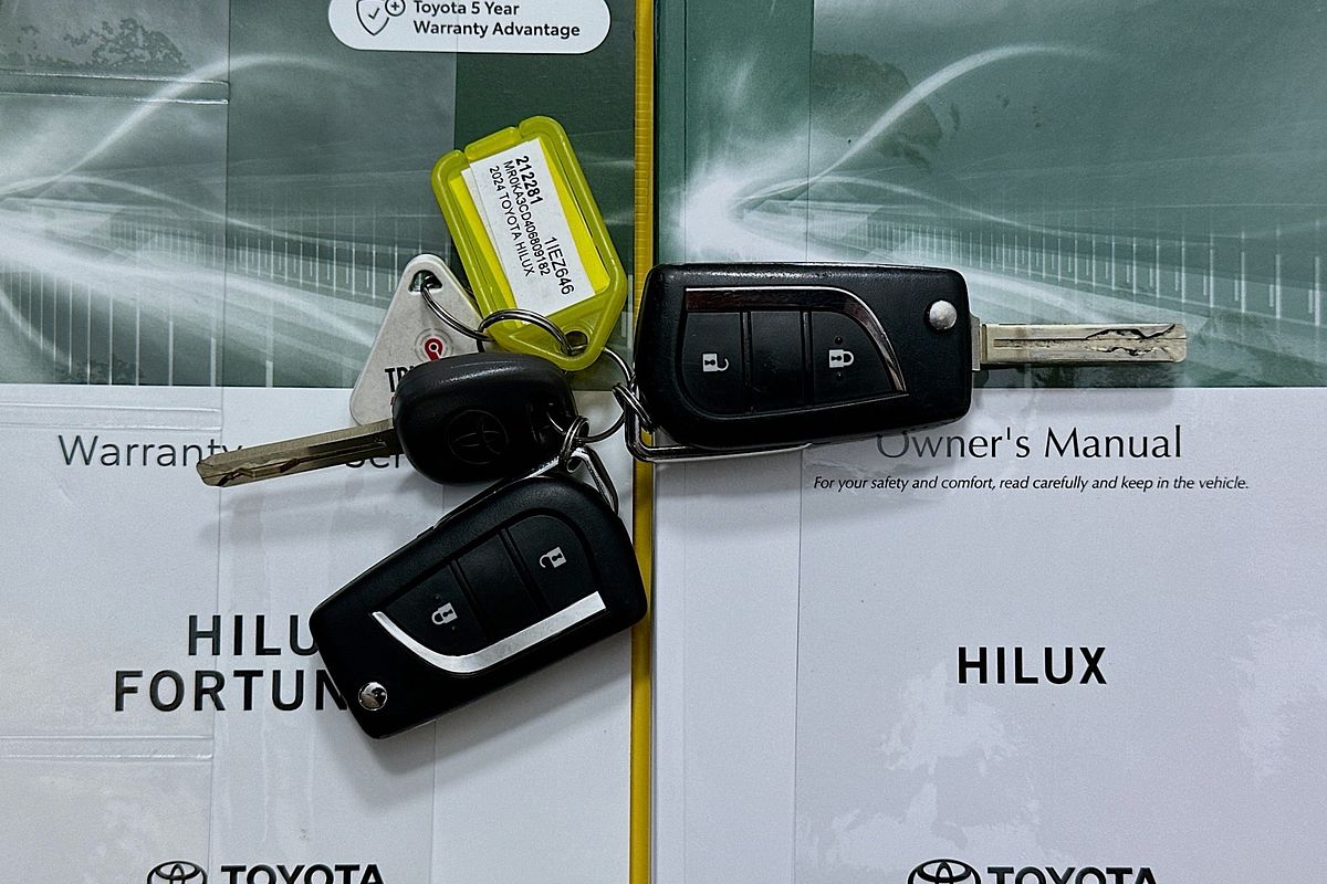 2024 Toyota HILUX SR (4x4) GUN126R 4X4