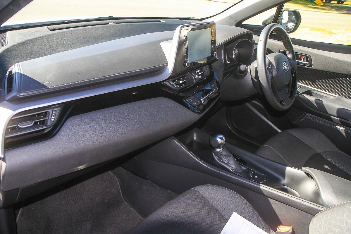 2023 Toyota C-HR GXL NGX10R