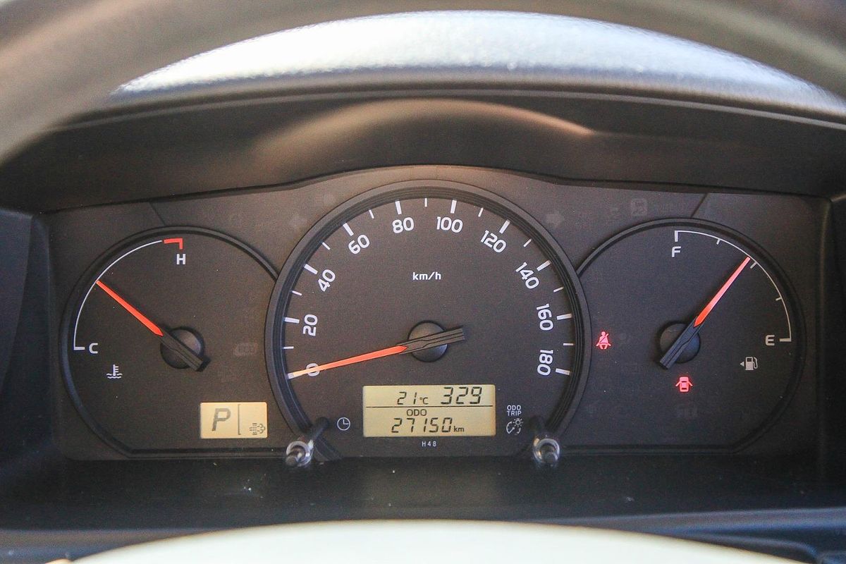 2017 Toyota Hiace Commuter KDH223R