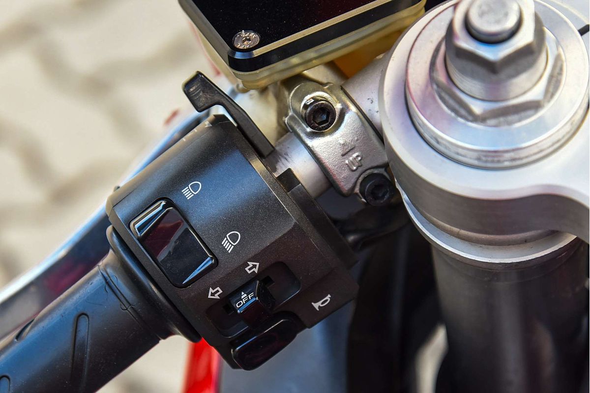 2004 Ducati 999S 999