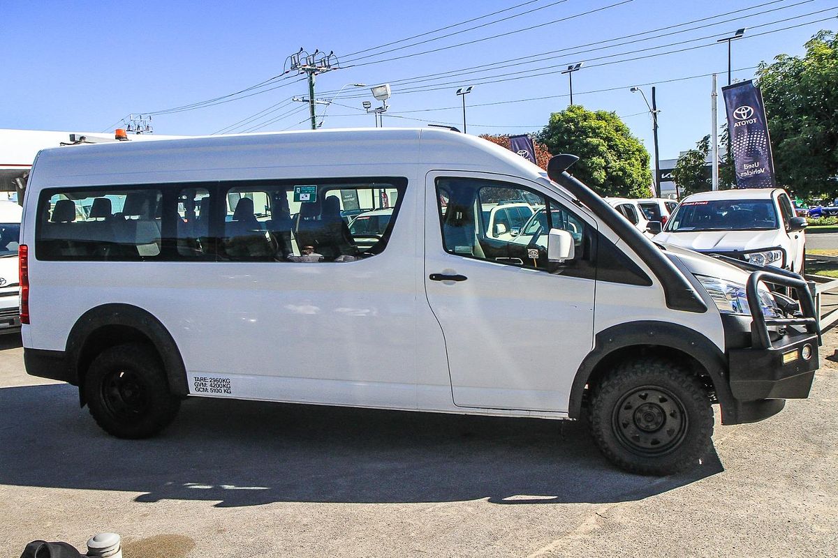2020 Toyota Hiace Commuter GDH322R