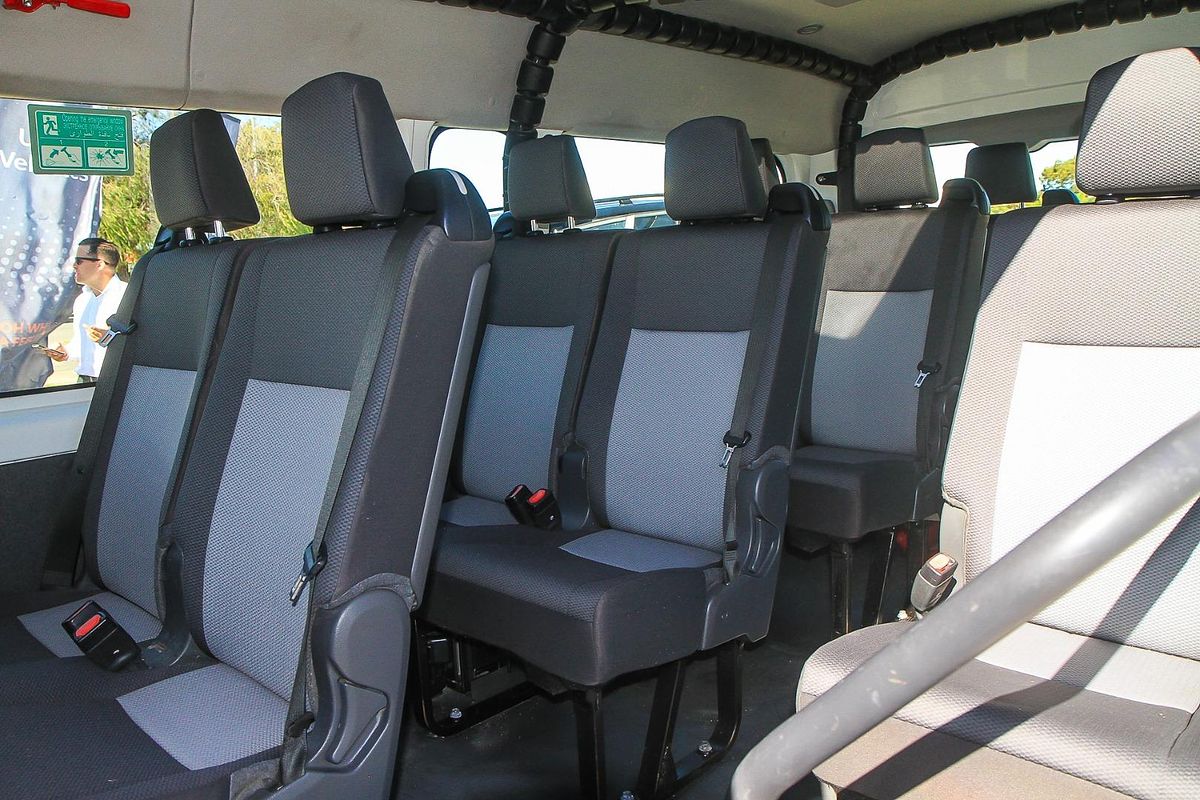 2020 Toyota Hiace Commuter GDH322R
