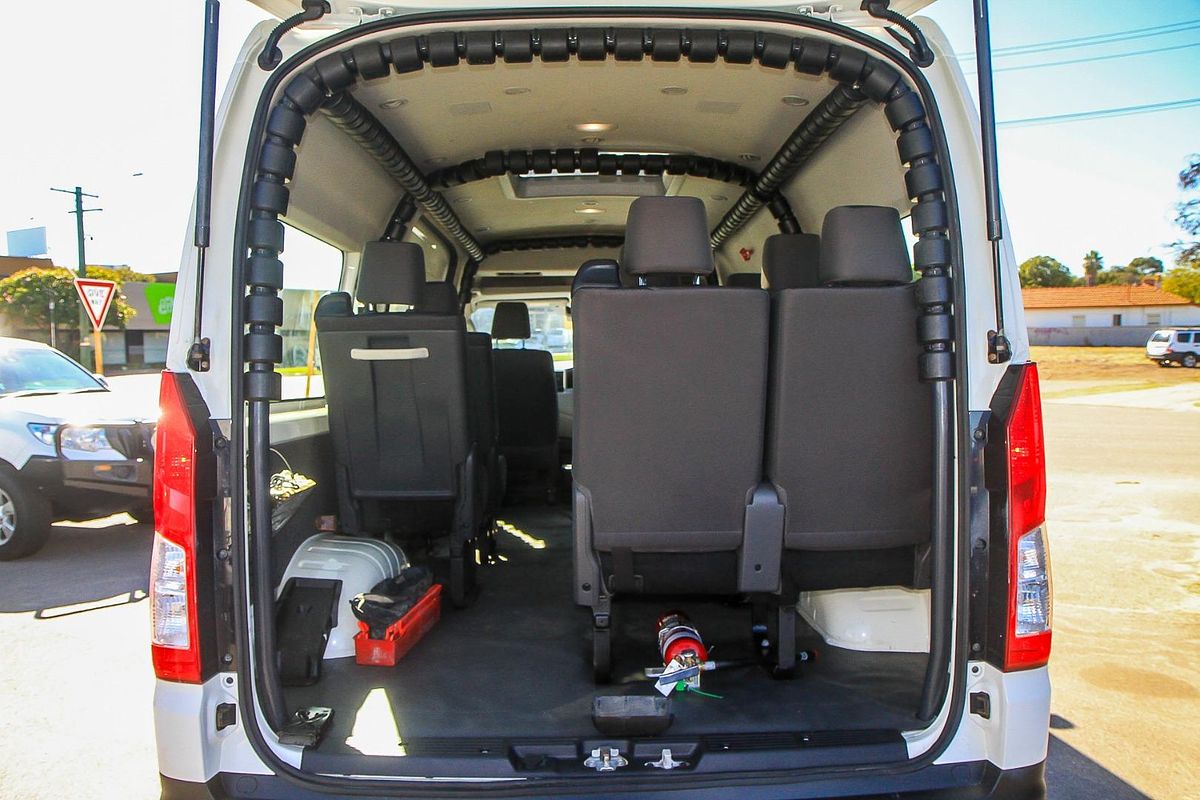 2020 Toyota Hiace Commuter GDH322R