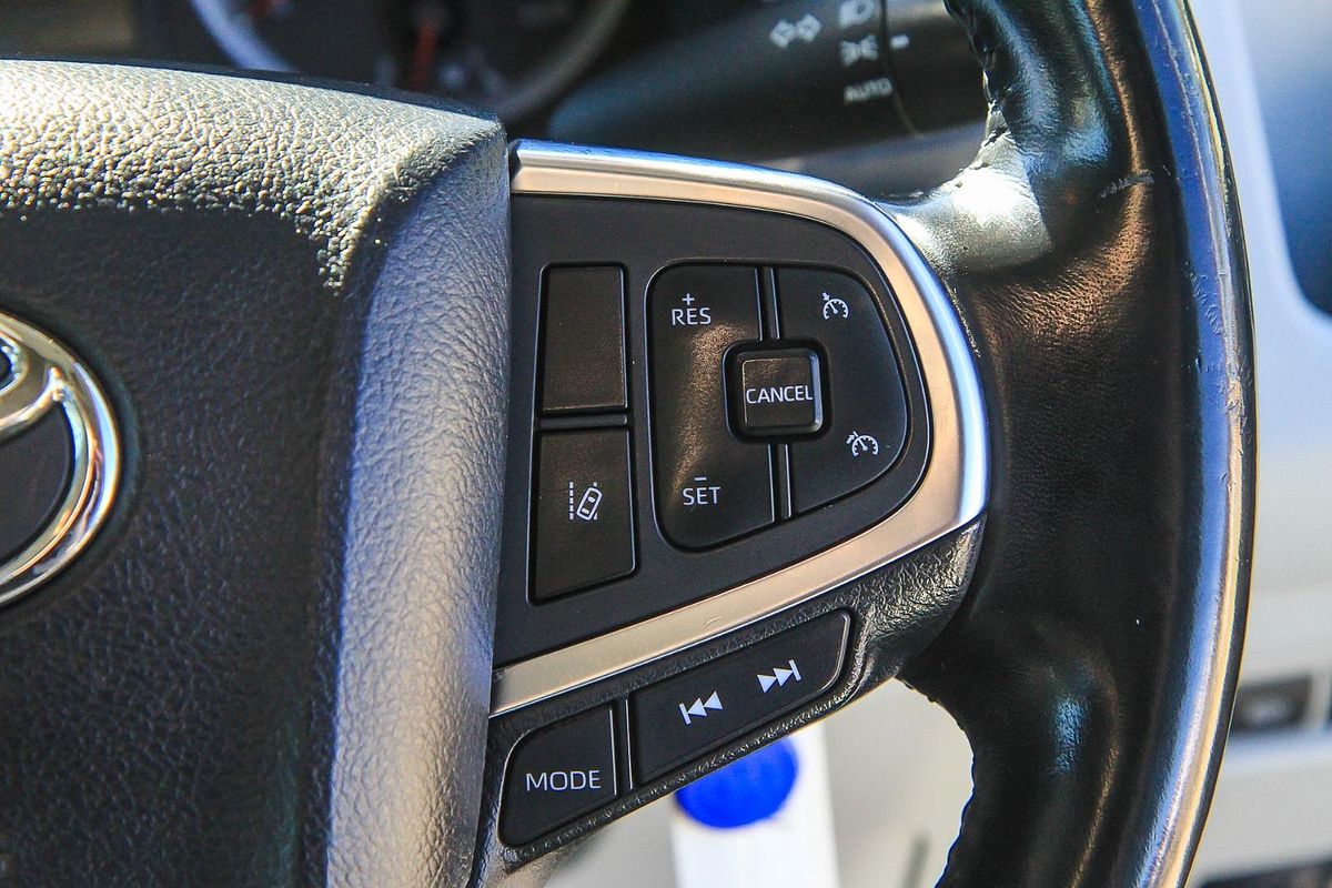 2020 Toyota Hiace Commuter GDH322R