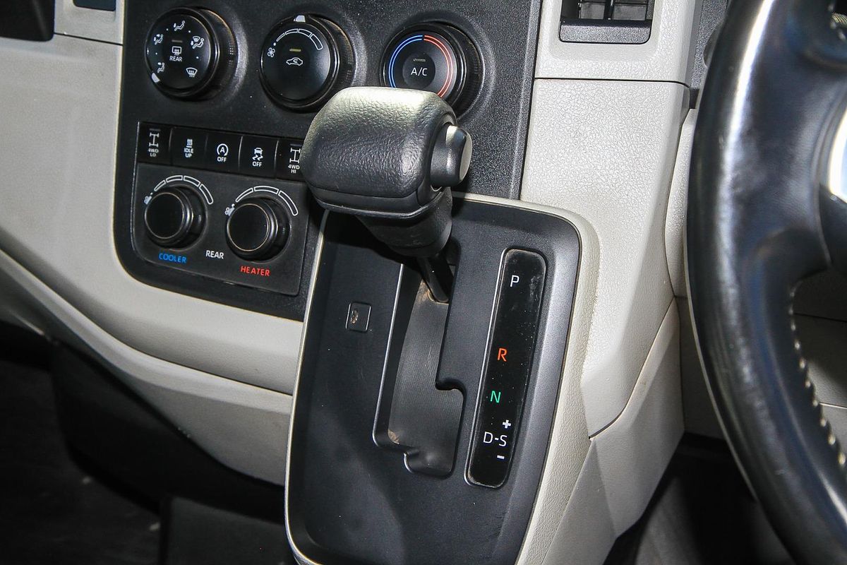 2020 Toyota Hiace Commuter GDH322R
