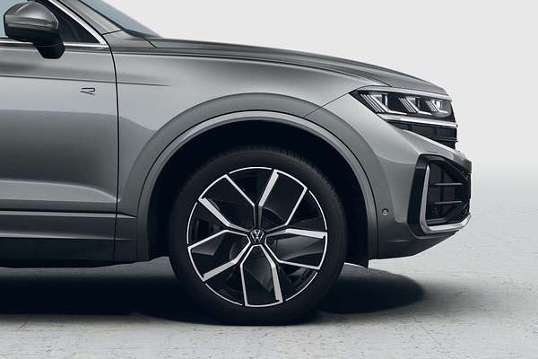 2025 Volkswagen Touareg 210TDI R-Line RC