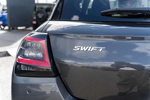2025 Suzuki Swift Hybrid Plus UZ