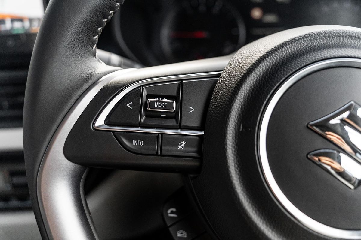 2025 Suzuki Swift Hybrid Plus UZ