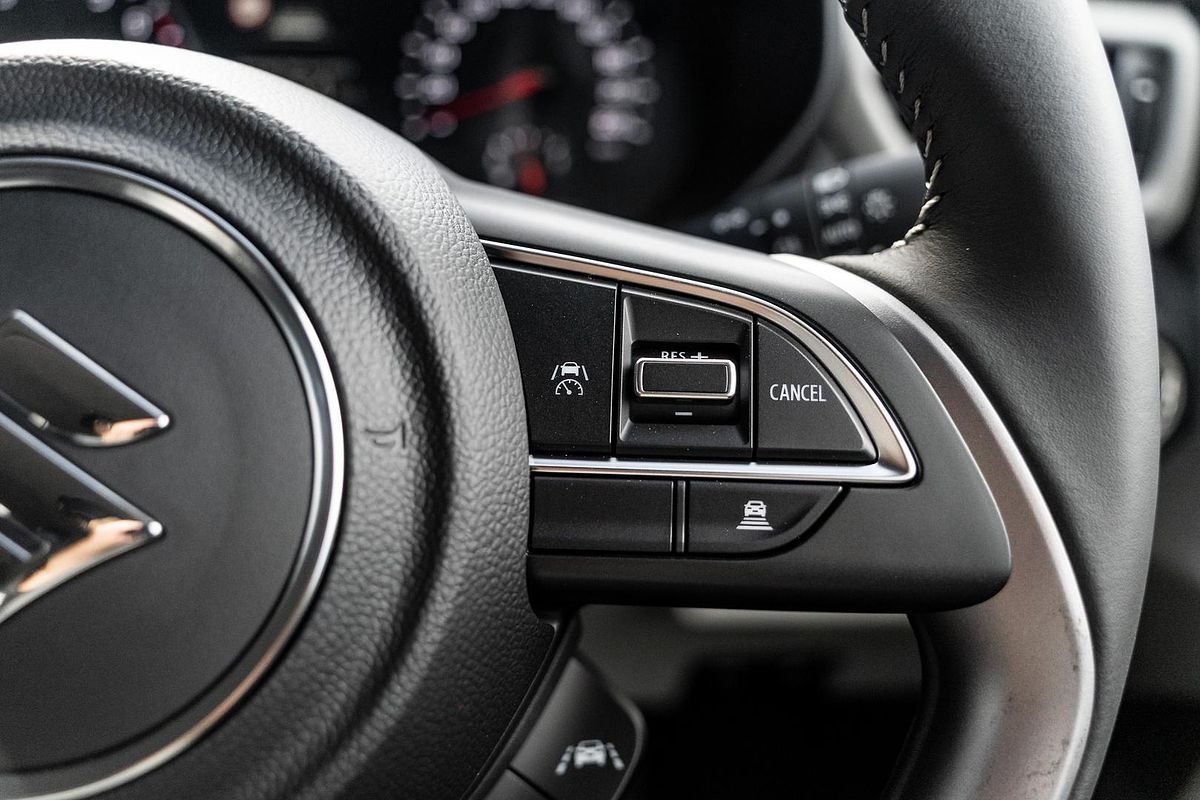 2025 Suzuki Swift Hybrid Plus UZ