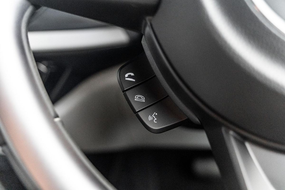 2025 Suzuki Swift Hybrid Plus UZ