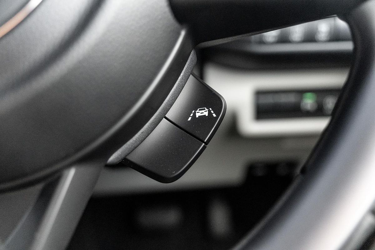 2025 Suzuki Swift Hybrid Plus UZ
