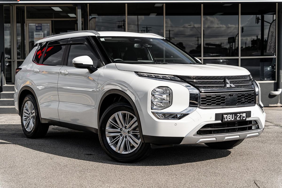 2024 Mitsubishi Outlander LS ZM