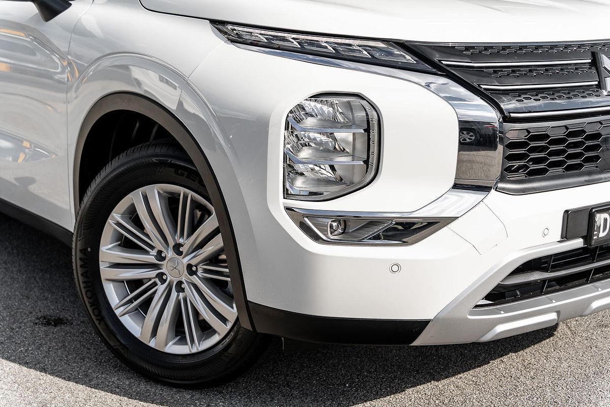 2024 Mitsubishi Outlander LS ZM