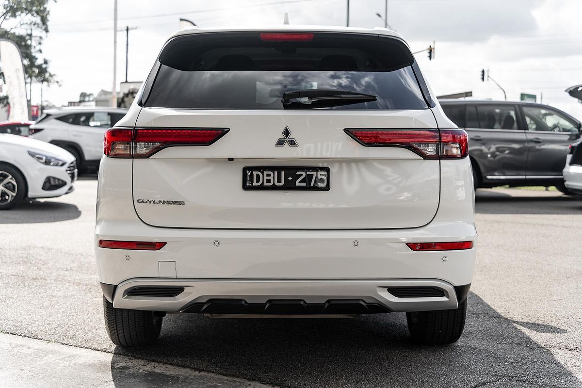 2024 Mitsubishi Outlander LS ZM