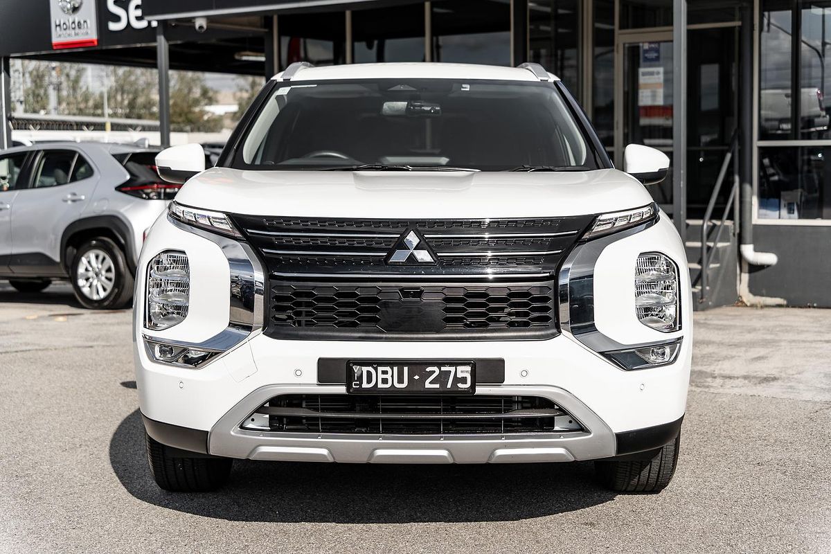 2024 Mitsubishi Outlander LS ZM