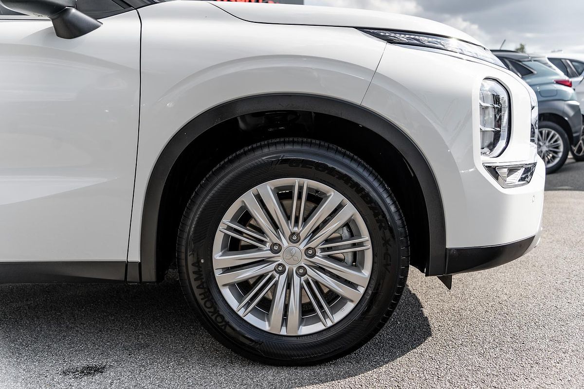 2024 Mitsubishi Outlander LS ZM
