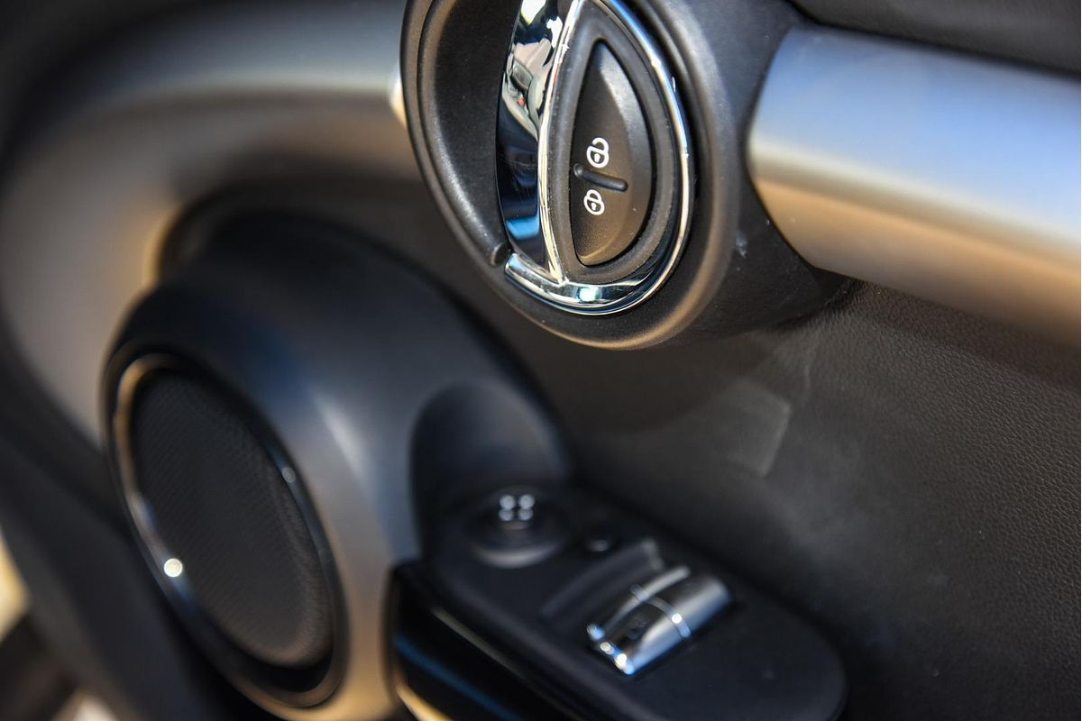 2016 MINI Hatch Cooper F56
