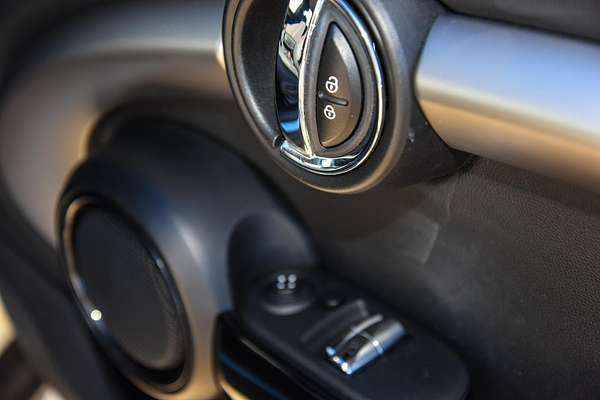 2016 MINI Hatch Cooper F56