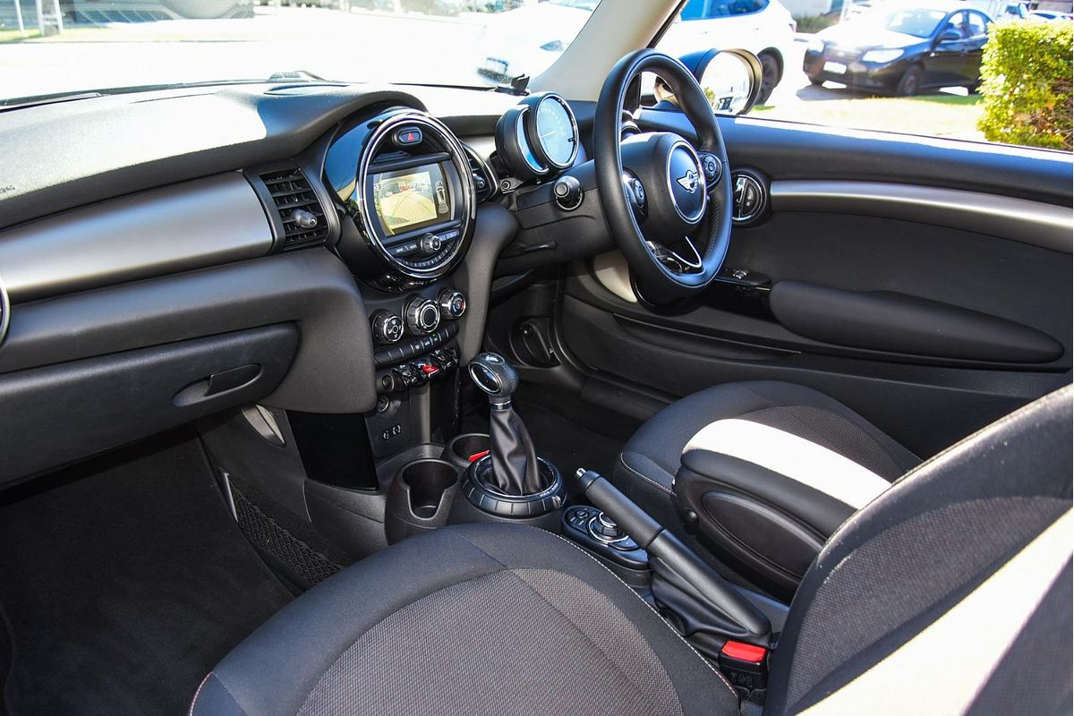 2016 MINI Hatch Cooper F56
