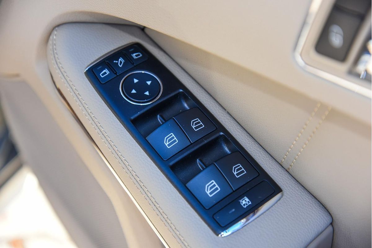 2010 Mercedes-Benz E-Class E220 CDI BlueEFFICIENCY Elegance W212