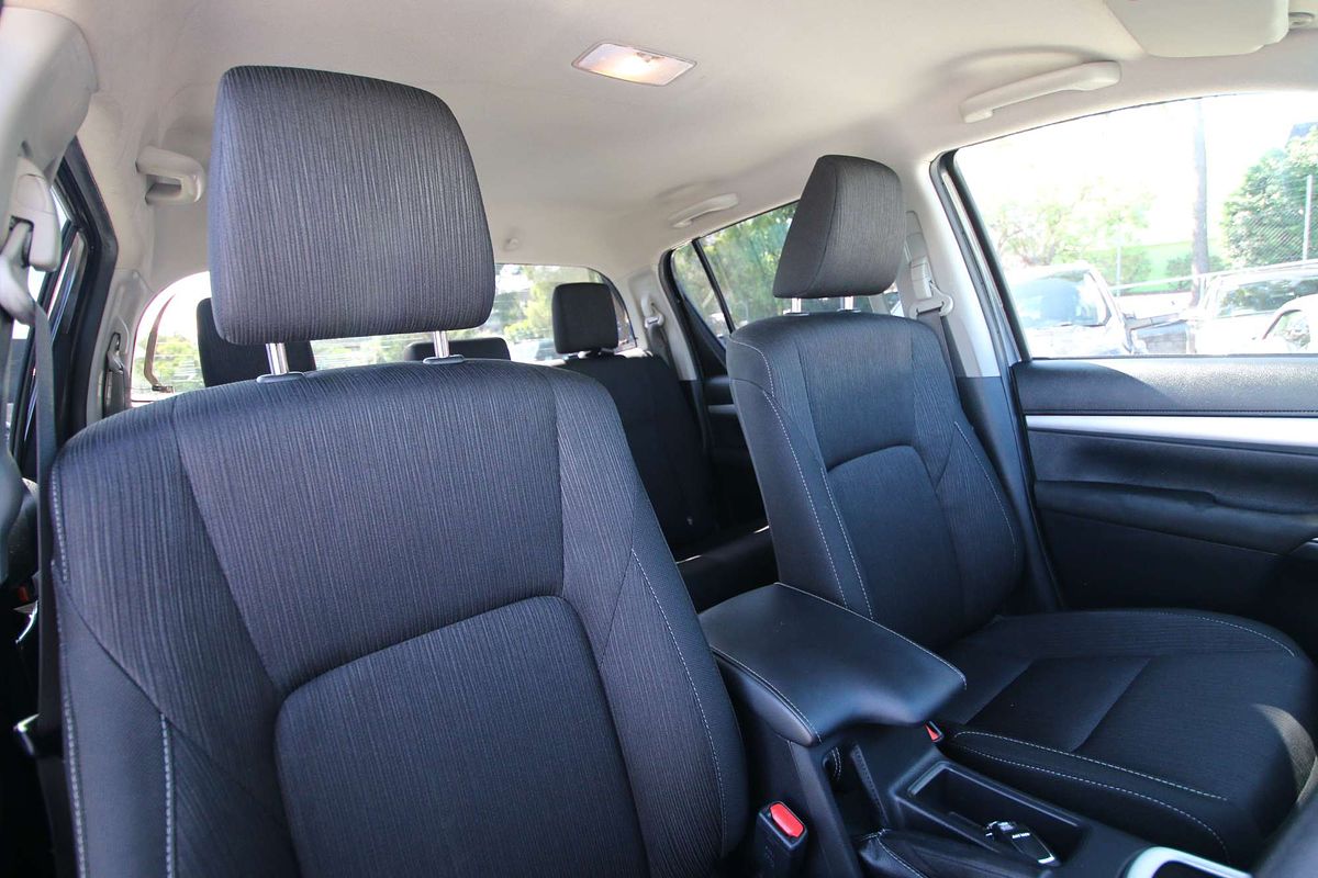 2022 Toyota Hilux SR5 GUN126R 4X4