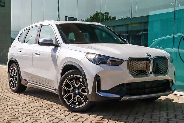 2024 BMW iX1 eDrive20 xLine U11