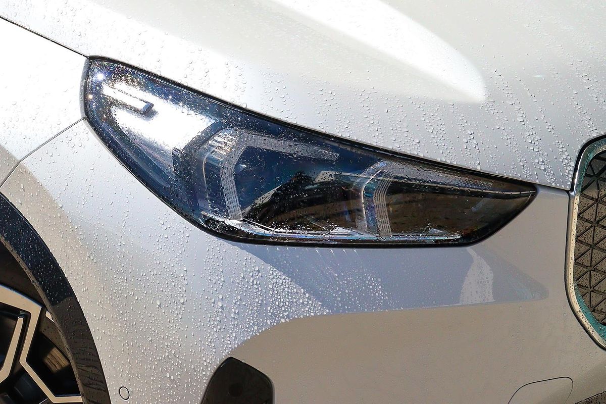 2024 BMW iX1 eDrive20 xLine U11
