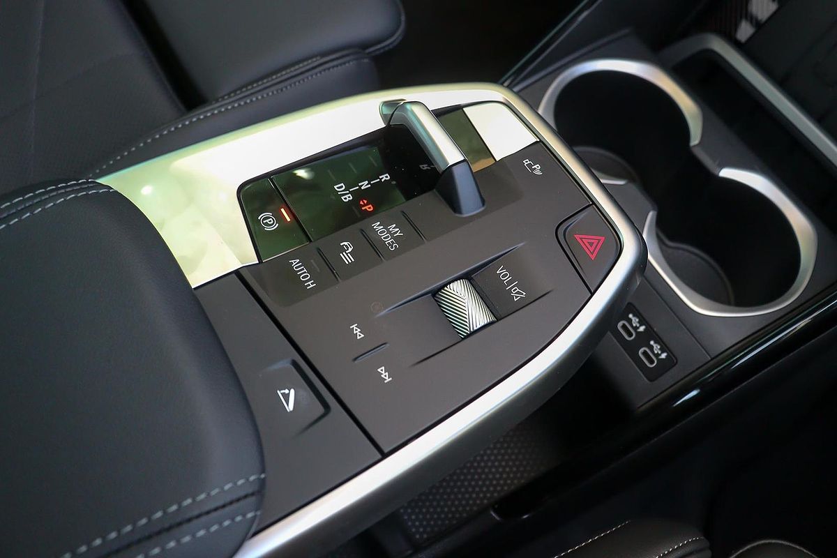 2024 BMW iX1 eDrive20 xLine U11