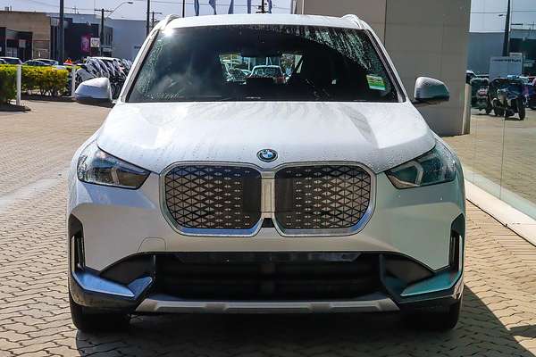2024 BMW iX1 eDrive20 xLine U11