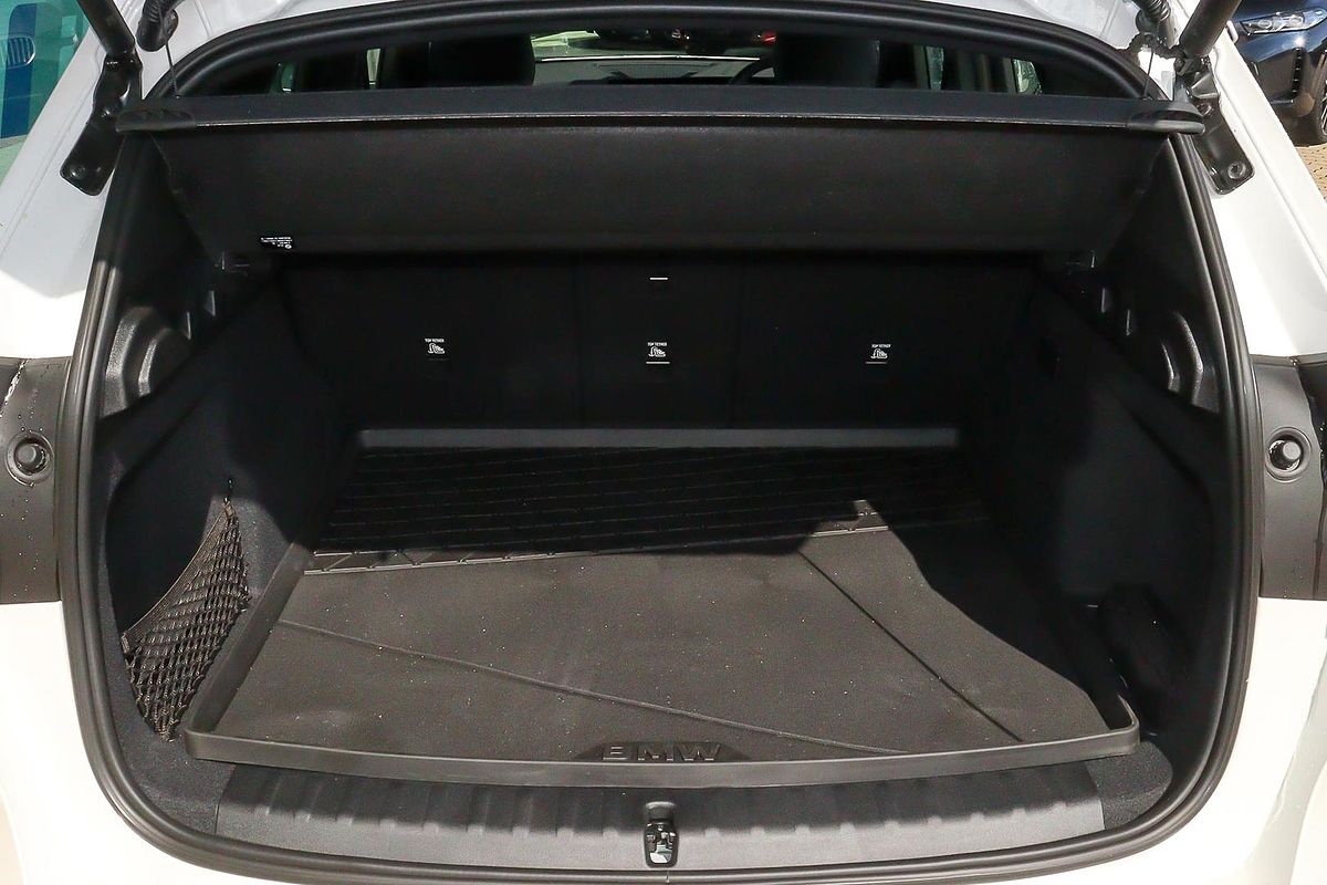 2024 BMW iX1 eDrive20 xLine U11