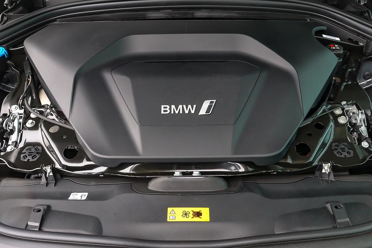 2024 BMW iX2 eDrive20 M Sport U10