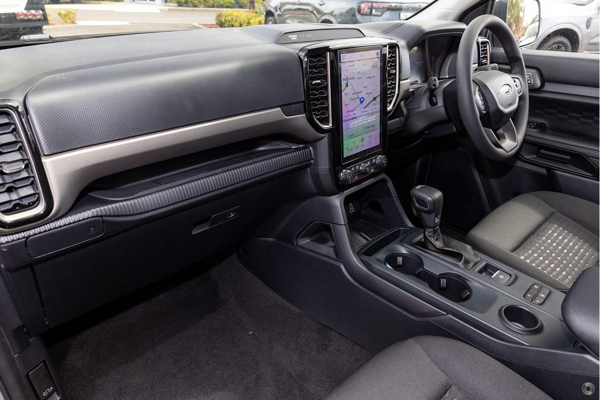 2024 Ford Everest Ambiente 2.0L