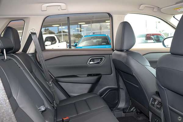 2024 Nissan X-TRAIL ST-L T33