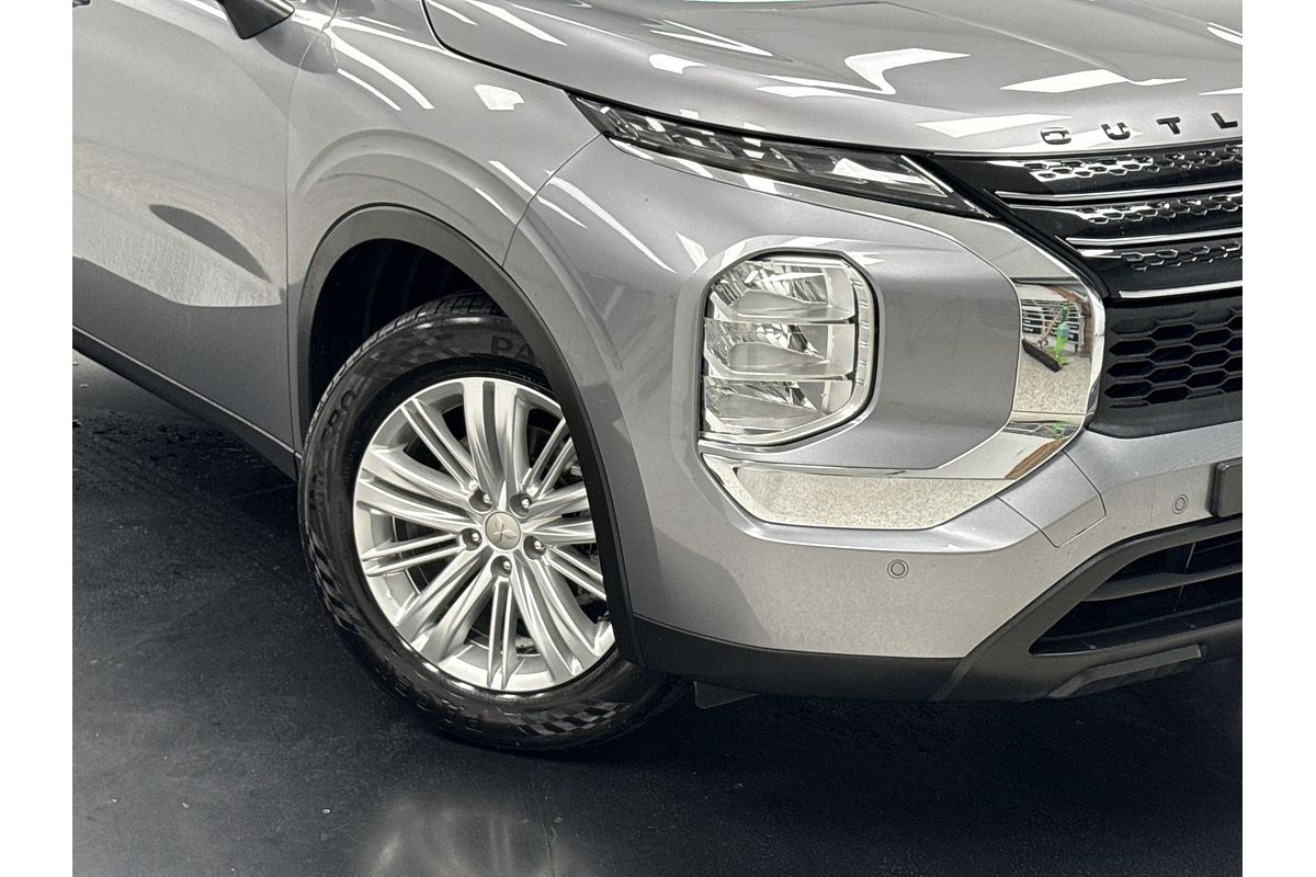 2022 Mitsubishi Outlander ES ZM
