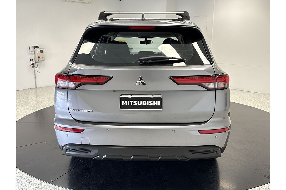 2022 Mitsubishi Outlander ES ZM
