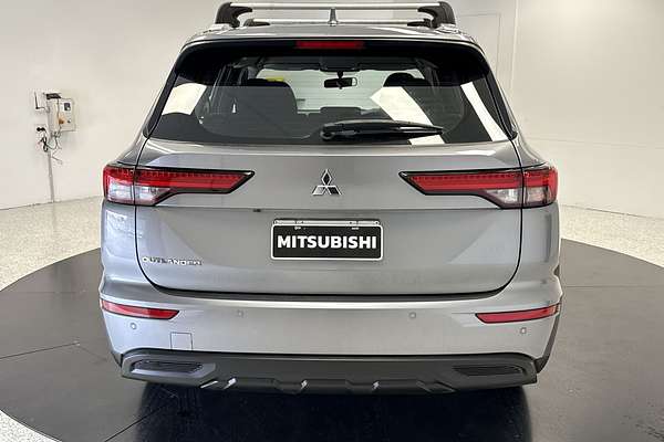 2022 Mitsubishi Outlander ES ZM