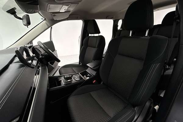 2022 Mitsubishi Outlander ES ZM