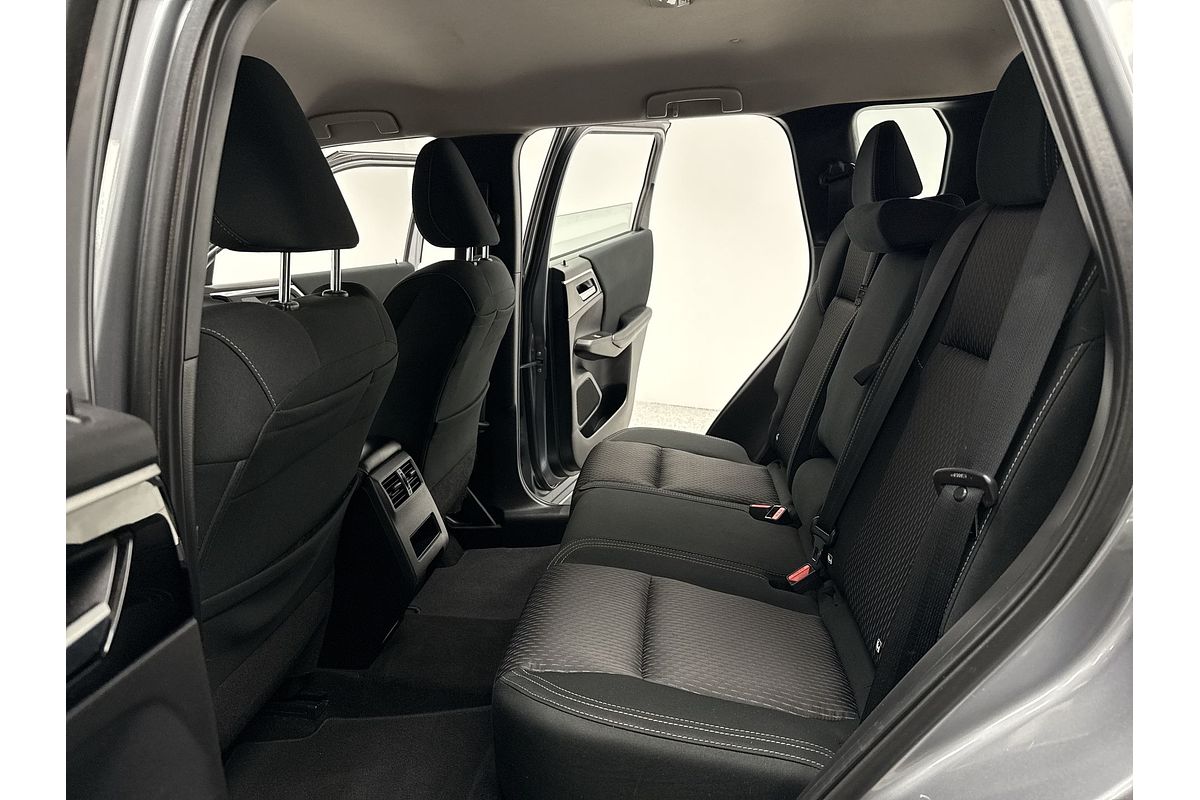 2022 Mitsubishi Outlander ES ZM