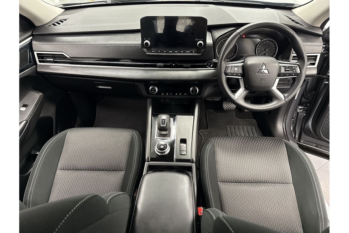2022 Mitsubishi Outlander ES ZM