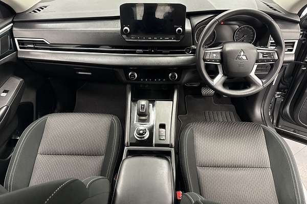 2022 Mitsubishi Outlander ES ZM