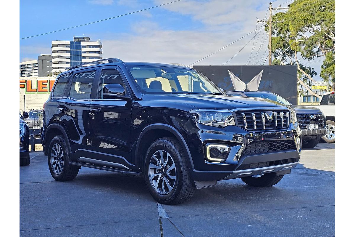 2025 Mahindra Scorpio Z8L