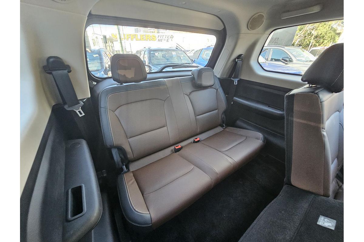 2025 Mahindra Scorpio Z8L