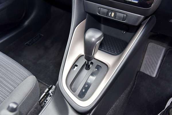 2021 Toyota Yaris SX Hybrid MXPH10R