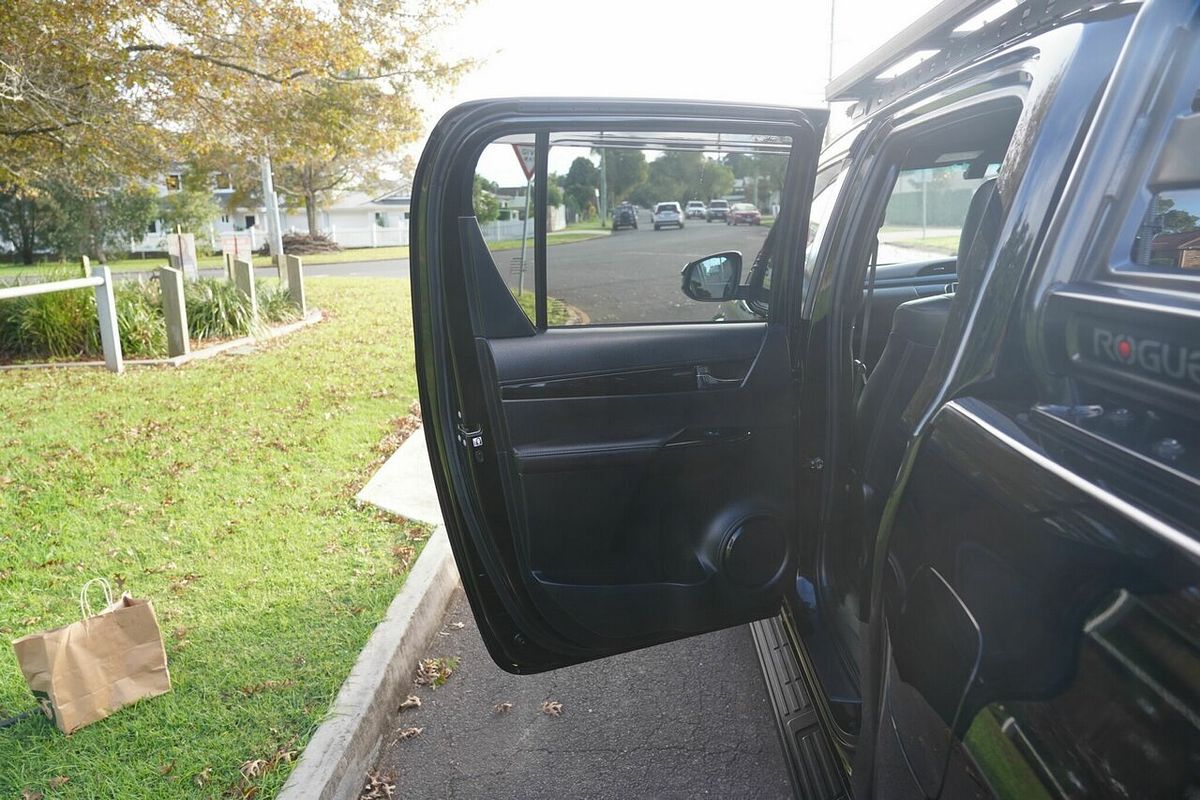 2018 Toyota Hilux Rogue (4x4) GUN126R 4X4