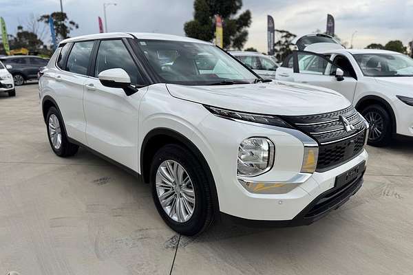 2025 Mitsubishi Outlander ES ZM
