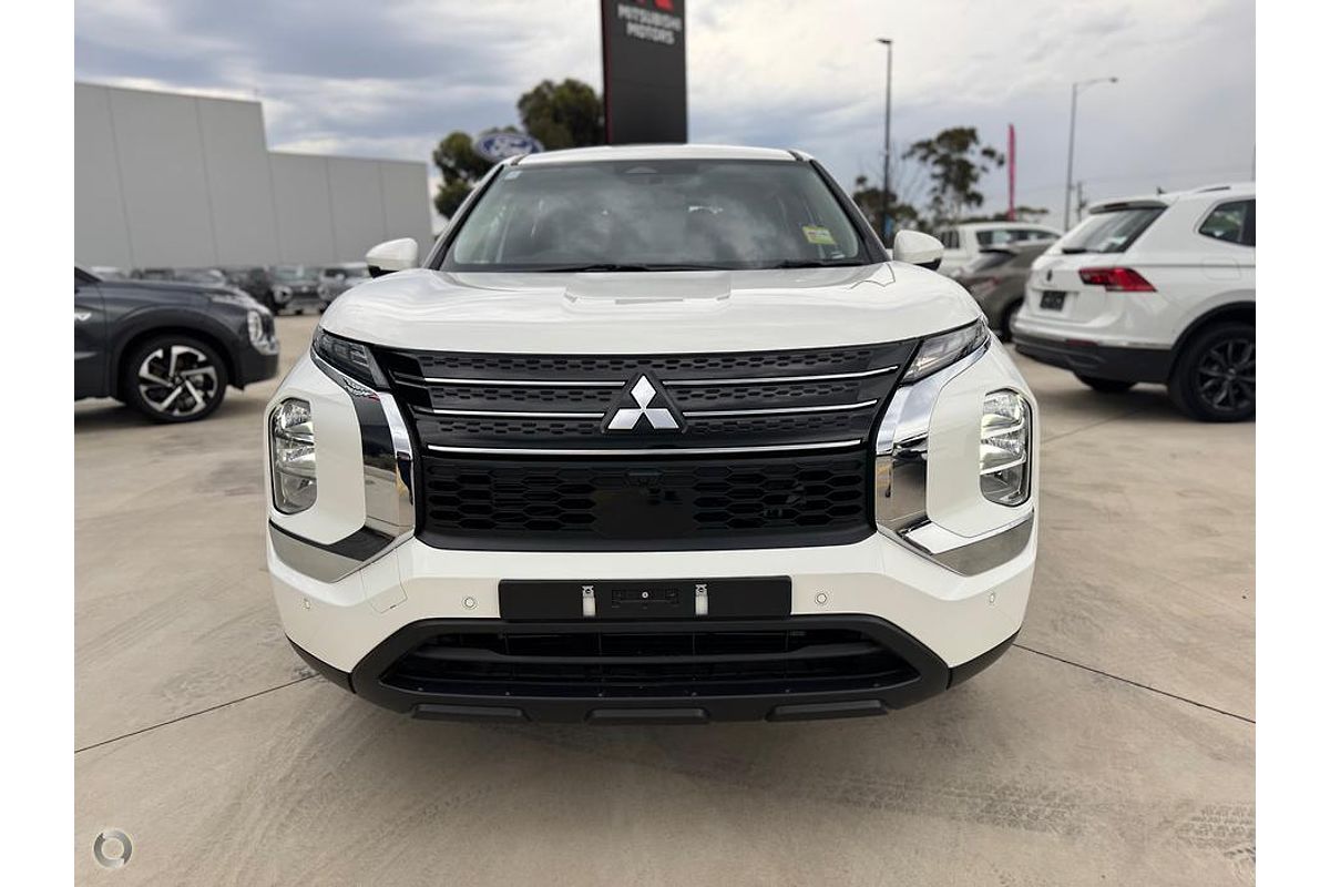 2025 Mitsubishi Outlander ES ZM
