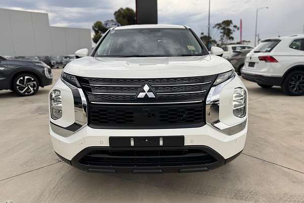 2025 Mitsubishi Outlander ES ZM