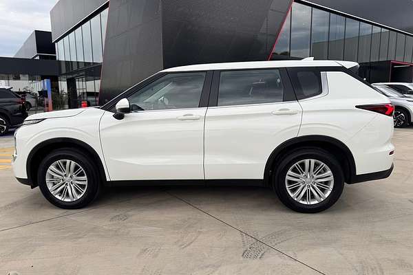 2025 Mitsubishi Outlander ES ZM